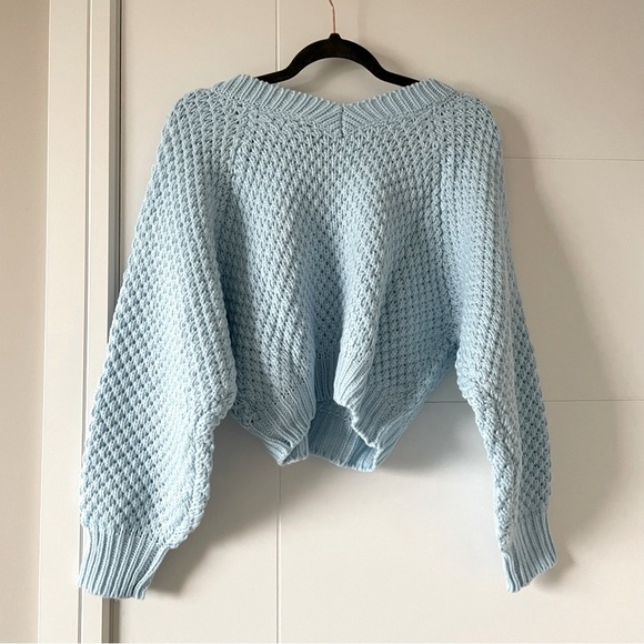 3/$45 Fashion nova V neck ballon sleeve sweater - Picture 4 of 4